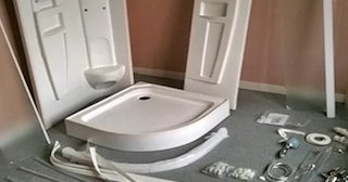 Установка и монтаж душевых кабин от 4192 руб. в Перми - СантехДомПрм
